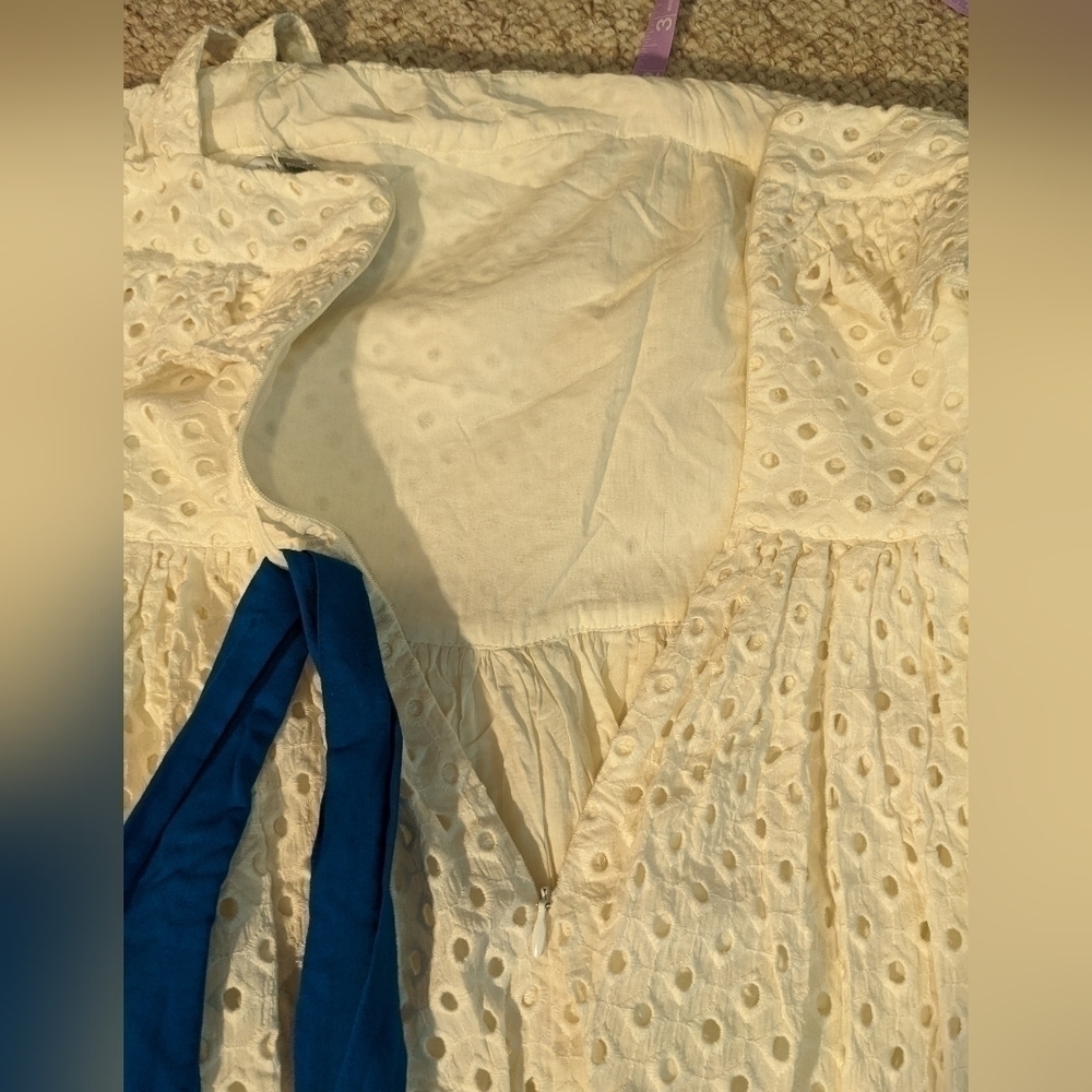 Zoe & Sam white eyelet dress size M - Picture 7 of 7